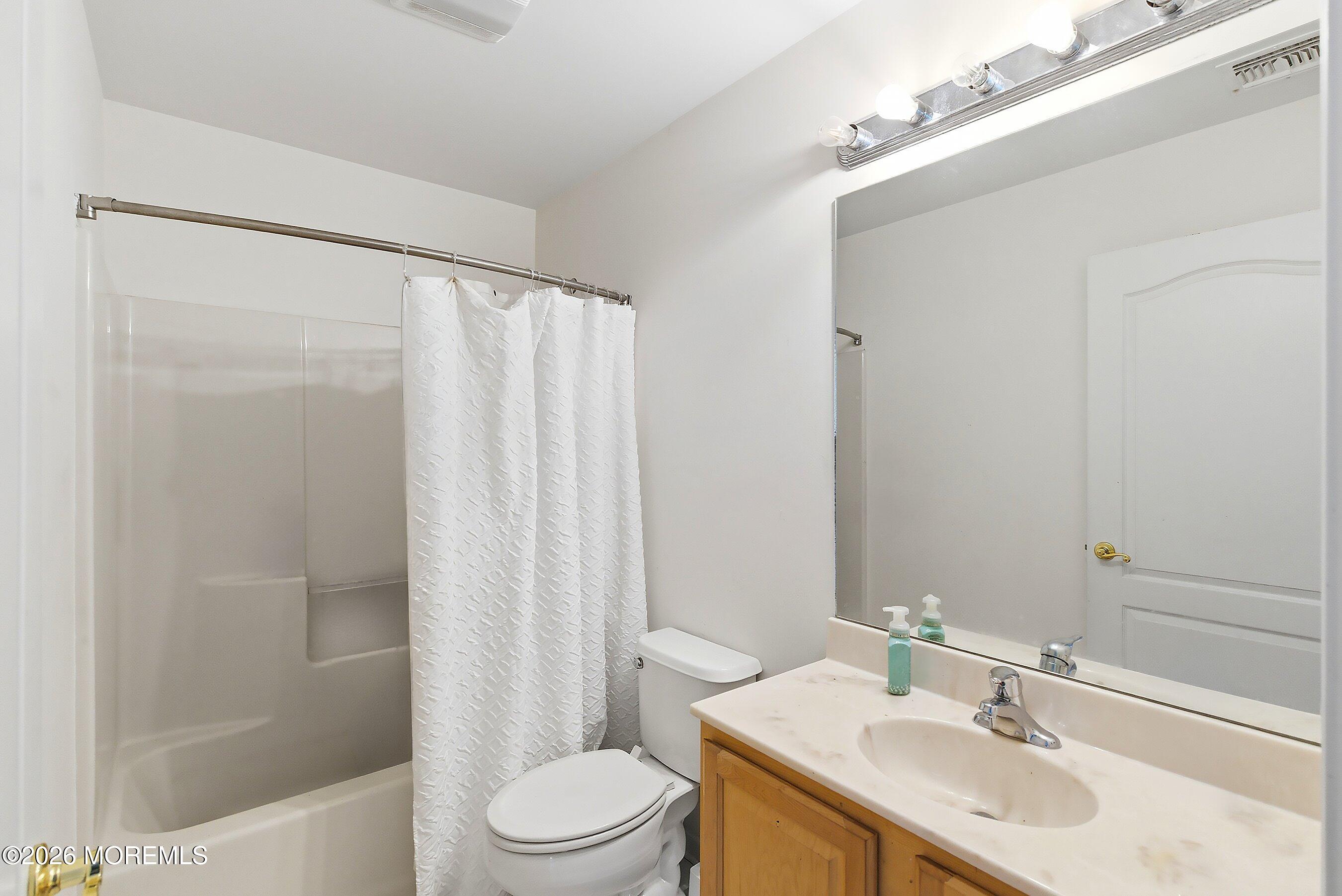 801 Cranberry Road Beachwood NJ 08722