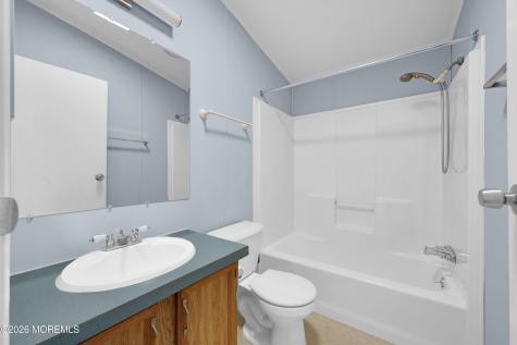 501 Momosa Drive Whiting NJ 08759