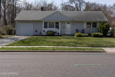 834 Brookside Drive Toms River NJ 08753