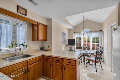 18 Grosunor Court Jackson NJ 08527