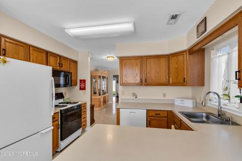 18 Grosunor Court Jackson NJ 08527
