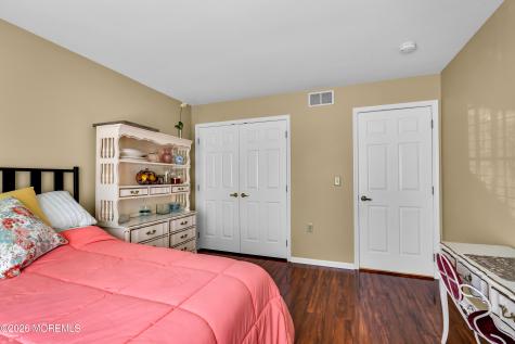 18 Grosunor Court Jackson NJ 08527
