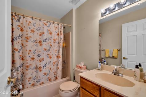 18 Grosunor Court Jackson NJ 08527