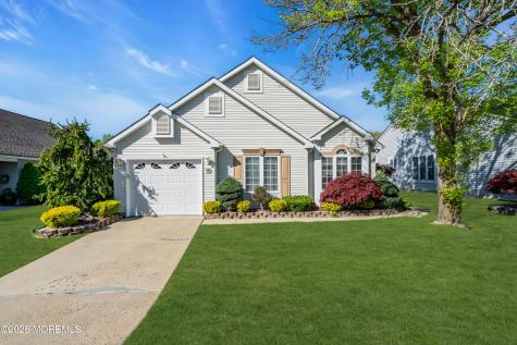 18 Grosunor Court Jackson NJ 08527