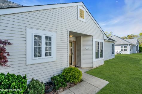 18 Grosunor Court Jackson NJ 08527
