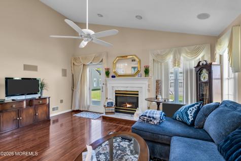 18 Grosunor Court Jackson NJ 08527