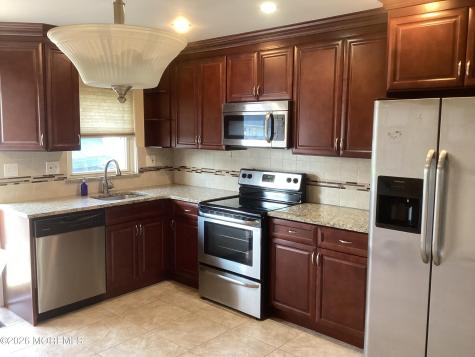 644 Plymouth Drive Lakewood NJ 08701