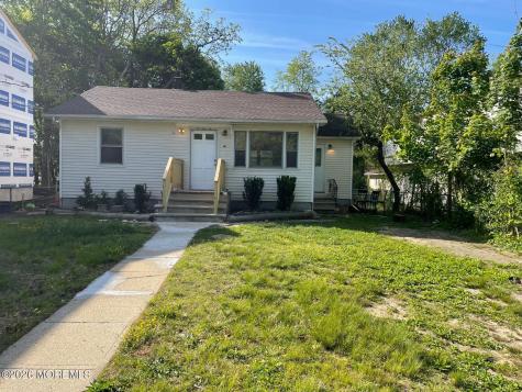 109 W 6th Street Howell NJ 07731