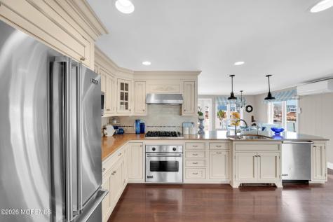 76 Jennie Drive Manahawkin NJ 08050