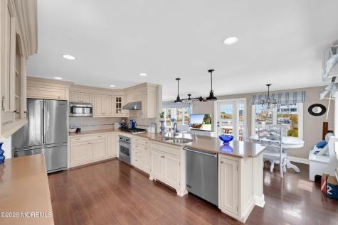 76 Jennie Drive Manahawkin NJ 08050