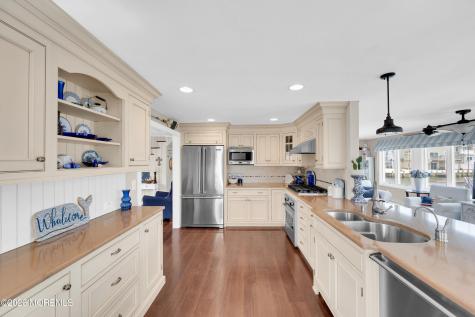 76 Jennie Drive Manahawkin NJ 08050
