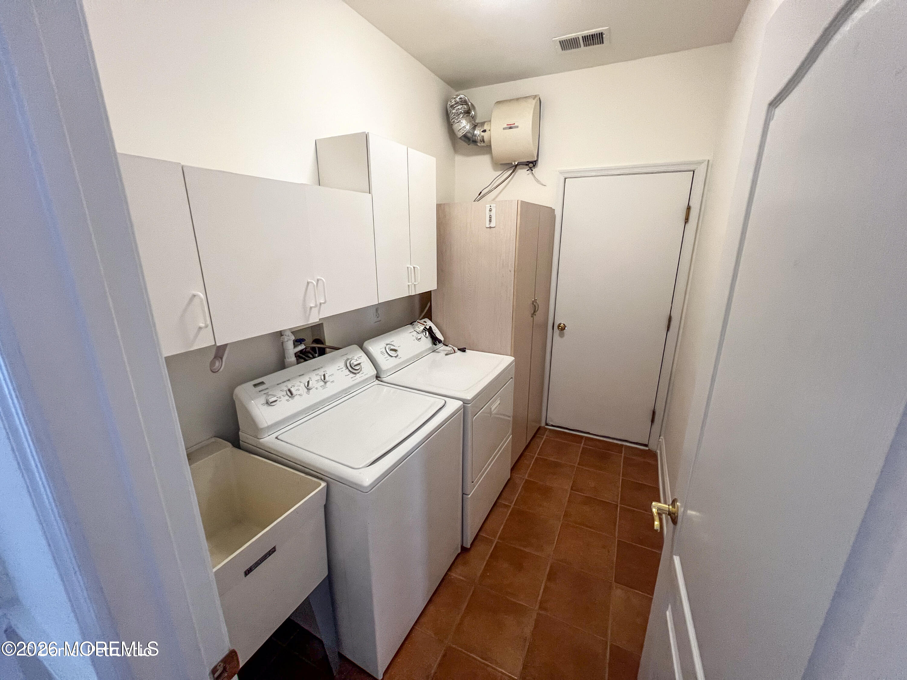 4 Salter Court Manalapan NJ 07726