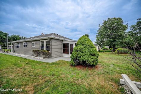 426 Saint Thomas Drive N Toms River NJ 08757