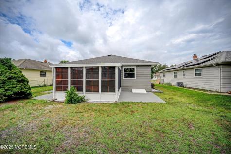 426 Saint Thomas Drive N Toms River NJ 08757