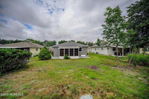 426 Saint Thomas Drive N Toms River NJ 08757