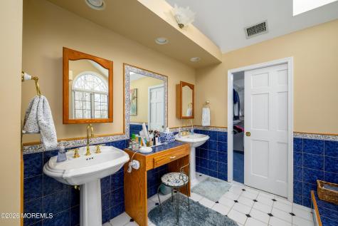 21 Jefferson Court Freehold NJ 07728