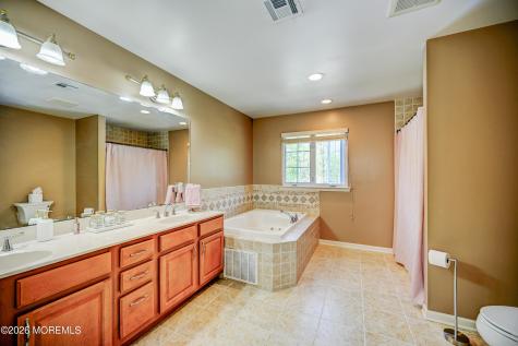 4 Topaz Drive Jackson NJ 08527