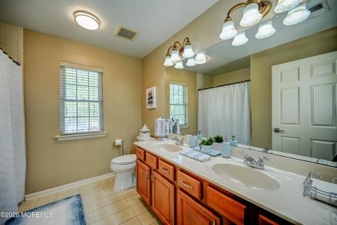 4 Topaz Drive Jackson NJ 08527