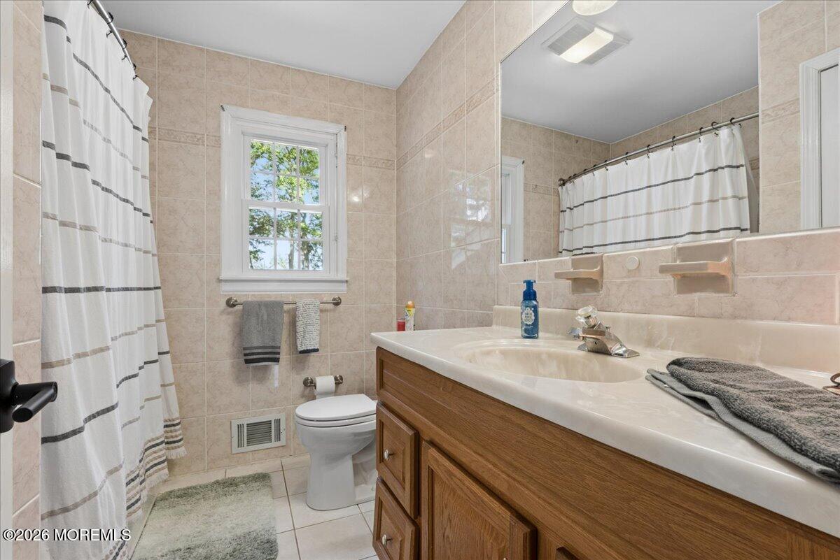 7 Sandspring Drive Eatontown NJ 07724