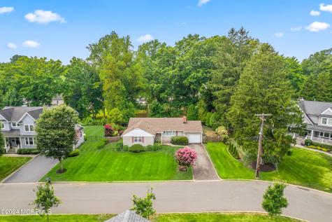 23 Amelia Circle Little Silver NJ 07739