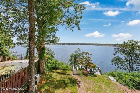 128 E Camp Walk Island Heights NJ 08732