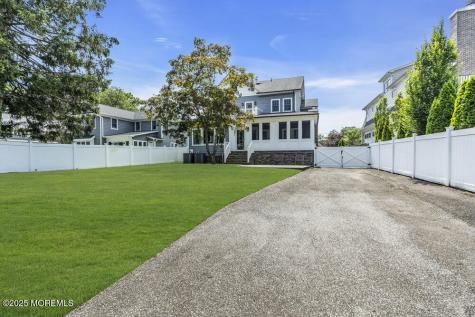 524 Longstreet Avenue Brielle NJ 08730