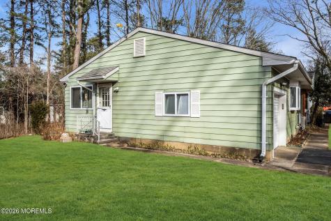 3 New Hampshire Lane Manchester NJ 08759