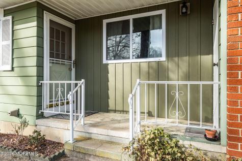 3 New Hampshire Lane Manchester NJ 08759