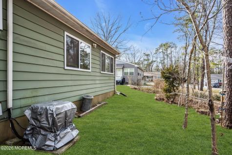 3 New Hampshire Lane Manchester NJ 08759