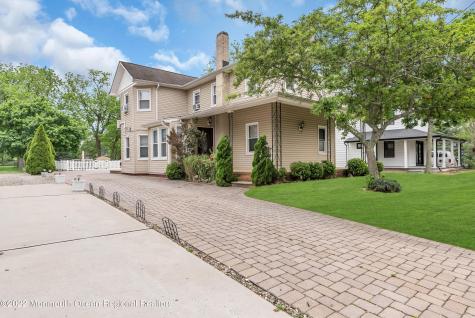 370 W Park Avenue Oakhurst NJ 07755
