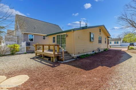 37 E Lakewood Avenue Ocean Gate NJ 08740