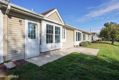 1107B Buckingham Drive Manchester NJ 08759
