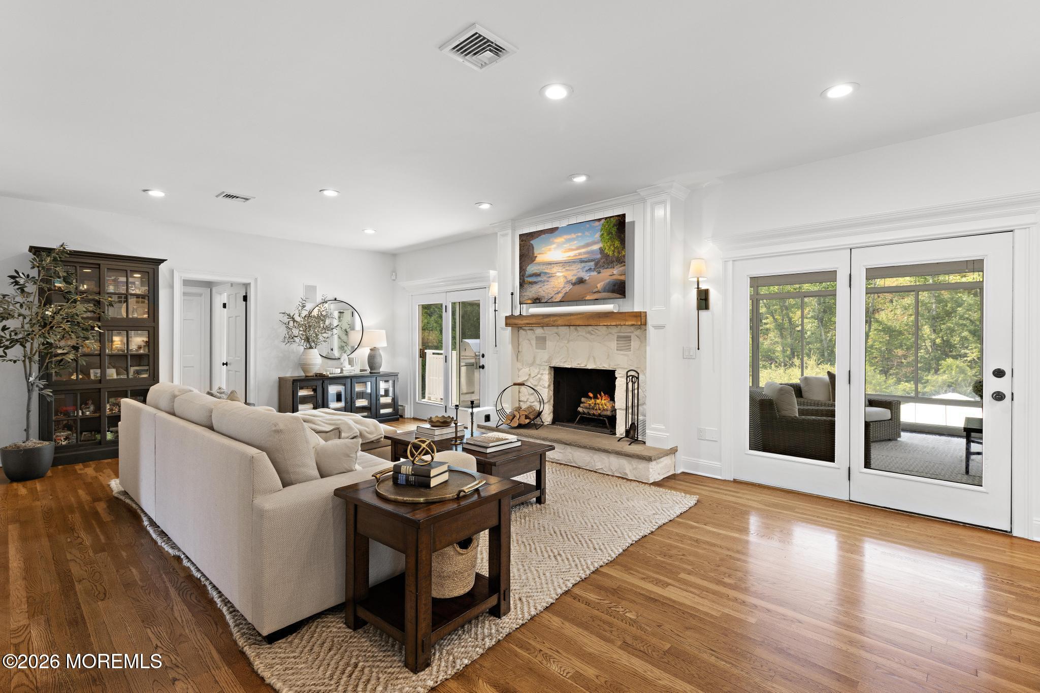 7 Twin Lakes Drive Manalapan NJ 07726
