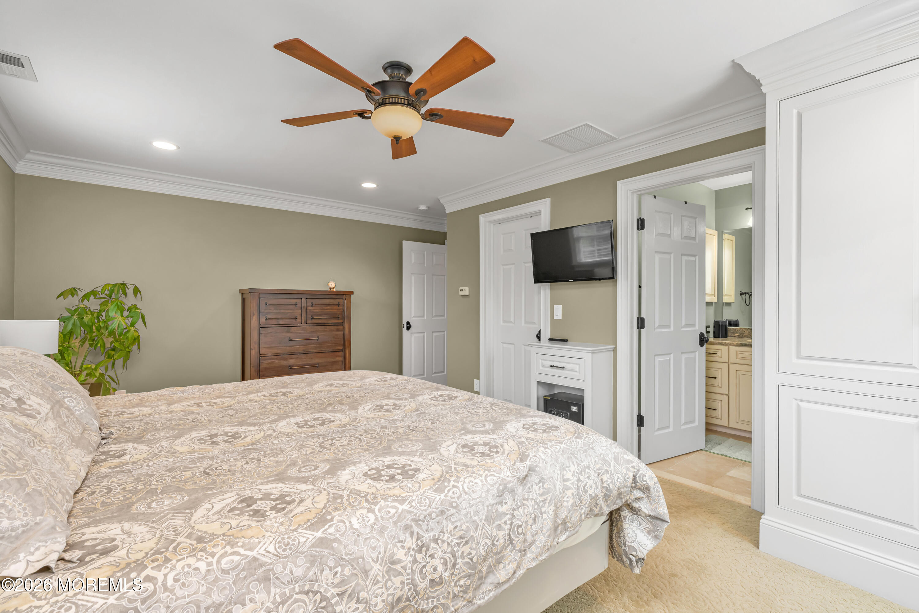 253 Academy Lane Manahawkin NJ 08050