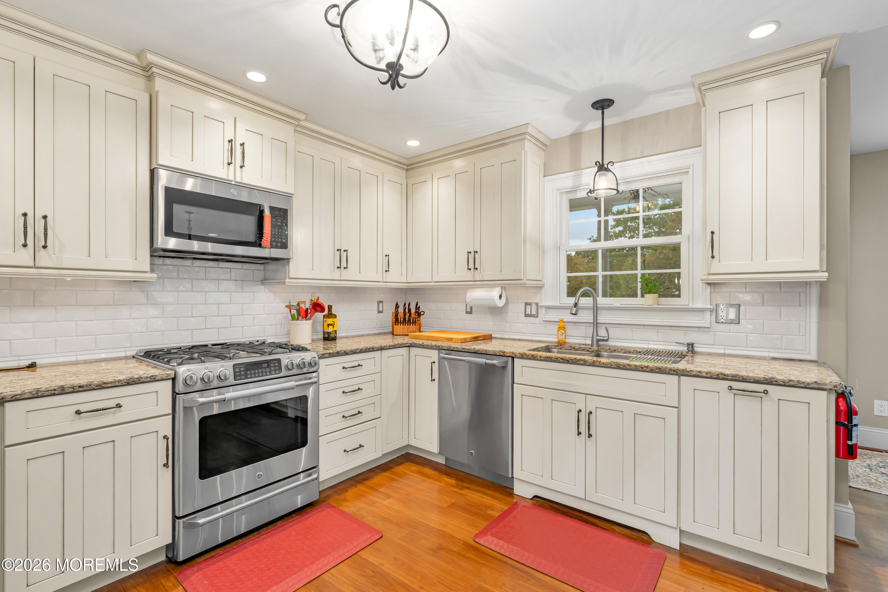 253 Academy Lane Manahawkin NJ 08050