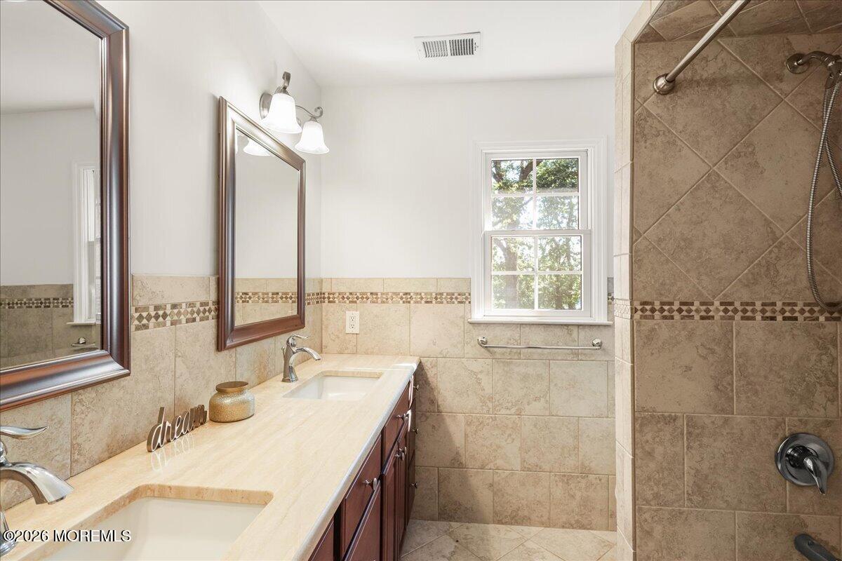 6 Rimwood Drive Lincroft NJ 07738