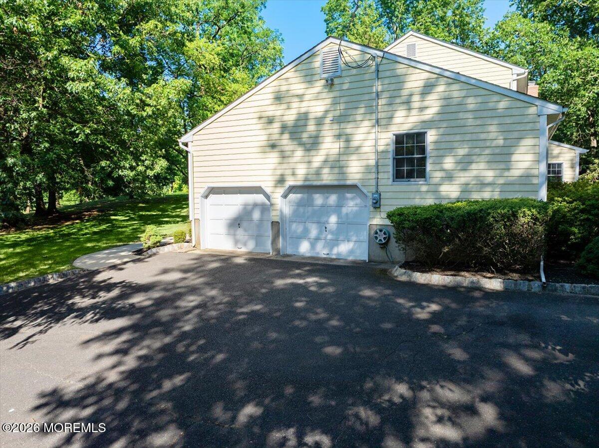 6 Rimwood Drive Lincroft NJ 07738