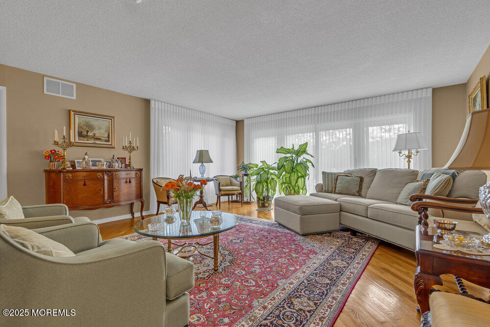 528 Eagle Point Drive Toms River NJ 08753