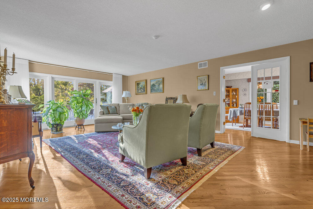 528 Eagle Point Drive Toms River NJ 08753