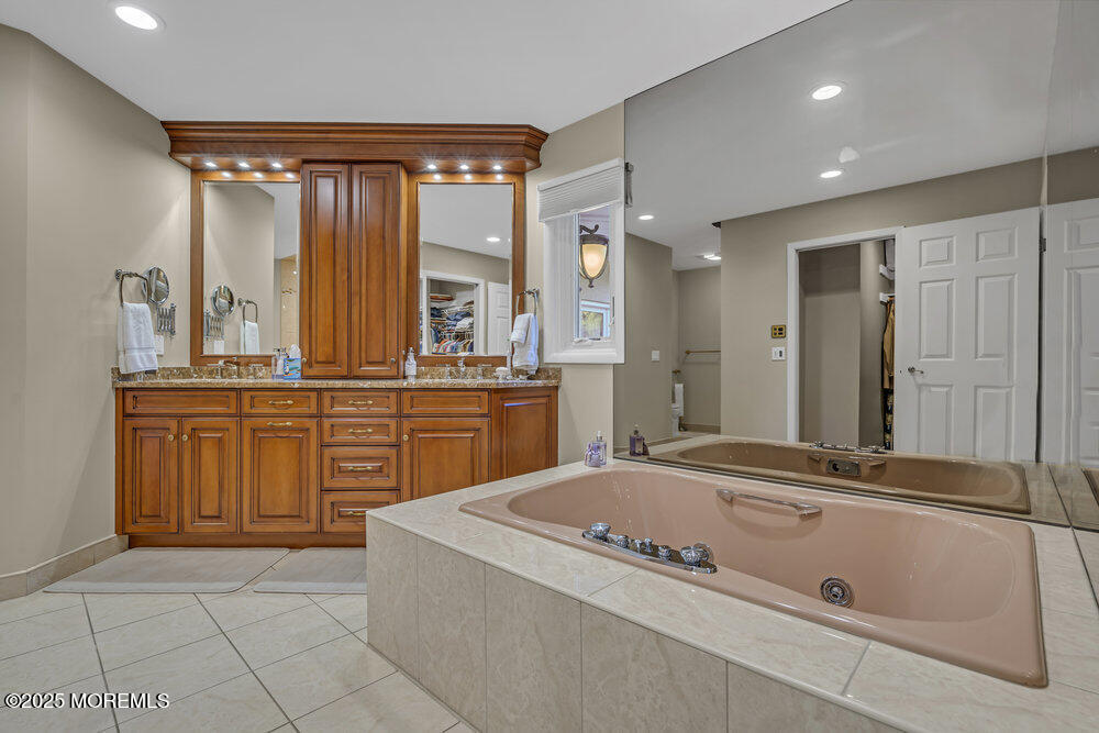 528 Eagle Point Drive Toms River NJ 08753