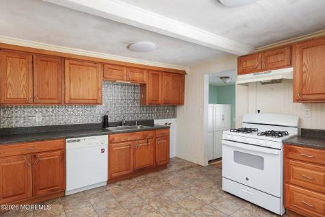 32 Seawood Avenue Keansburg NJ 07734