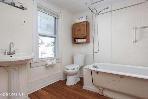 32 Seawood Avenue Keansburg NJ 07734