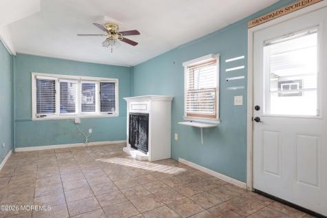 32 Seawood Avenue Keansburg NJ 07734
