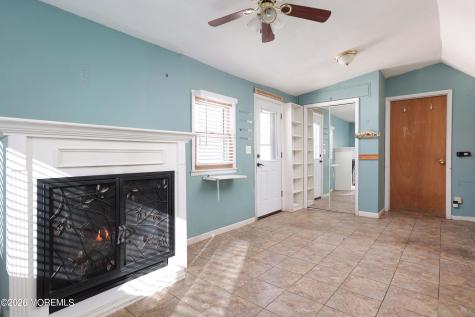 32 Seawood Avenue Keansburg NJ 07734