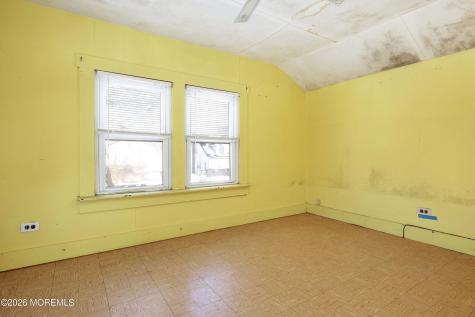 32 Seawood Avenue Keansburg NJ 07734