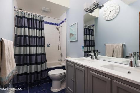 32 Sleepy Hollow Road Red Bank NJ 07701
