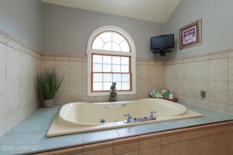 32 Sleepy Hollow Road Red Bank NJ 07701
