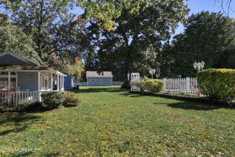 32 Sleepy Hollow Road Red Bank NJ 07701