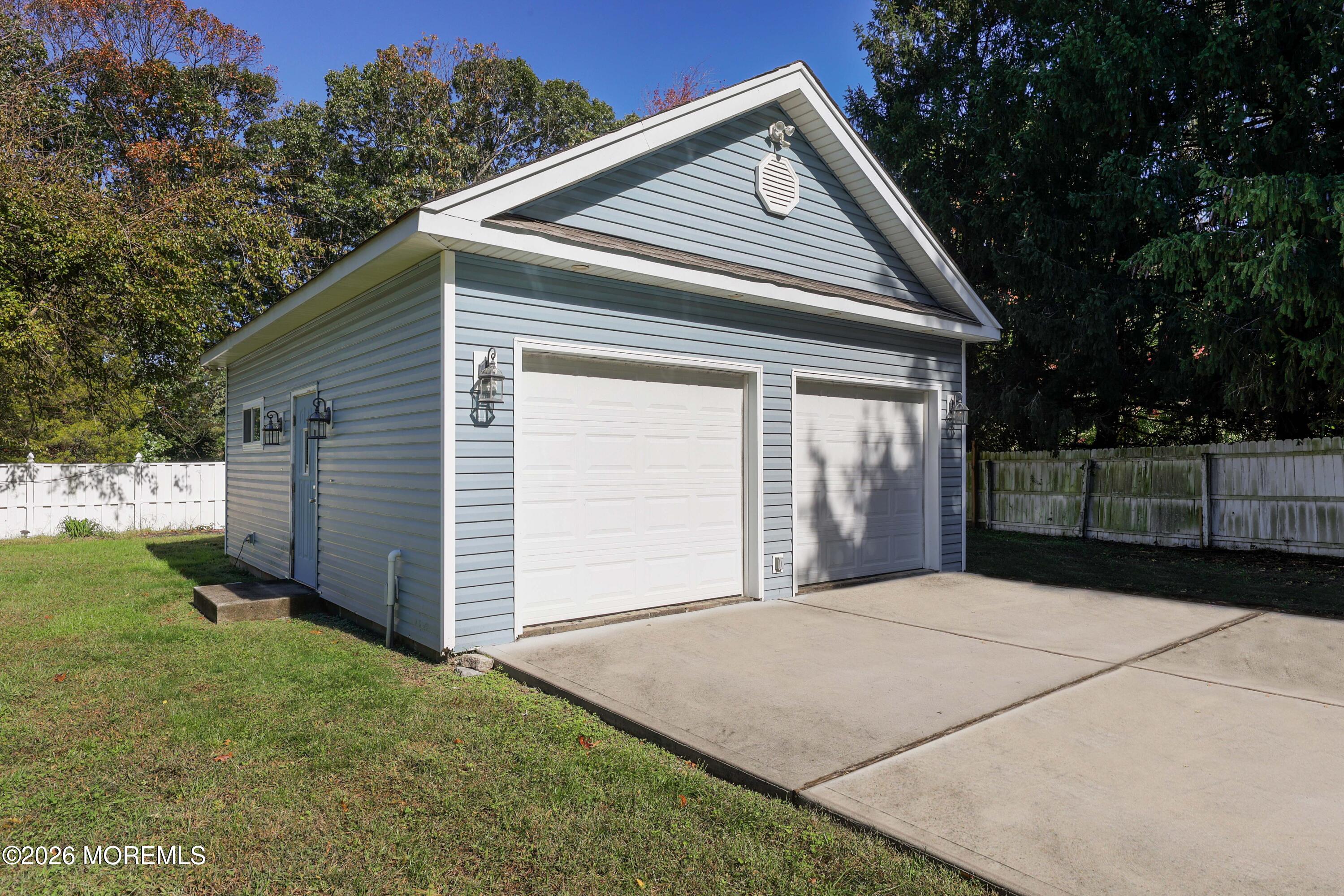 32 Sleepy Hollow Road Red Bank NJ 07701