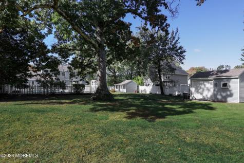 32 Sleepy Hollow Road Red Bank NJ 07701